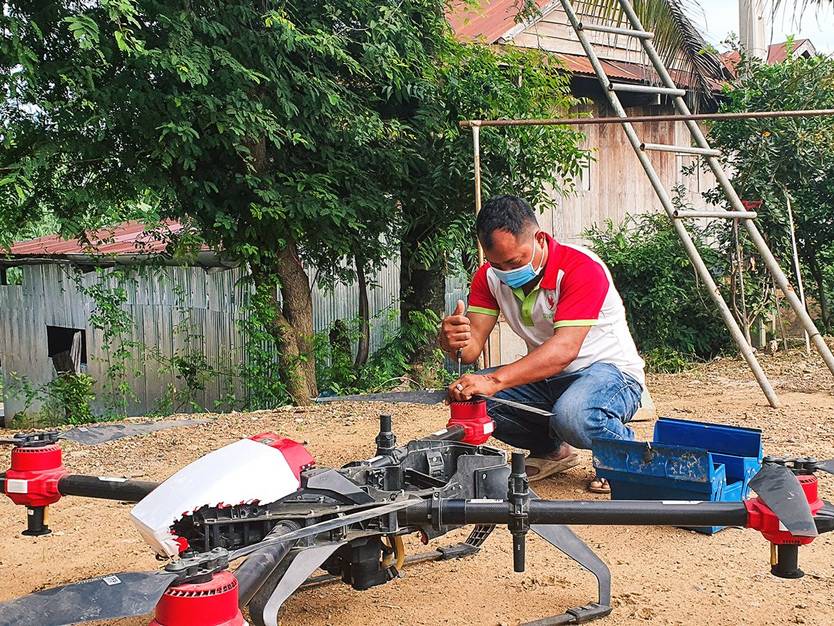 Give overall checks to the drones, ensuring that all parts of the equipment, ensuring they are in good technical conditions