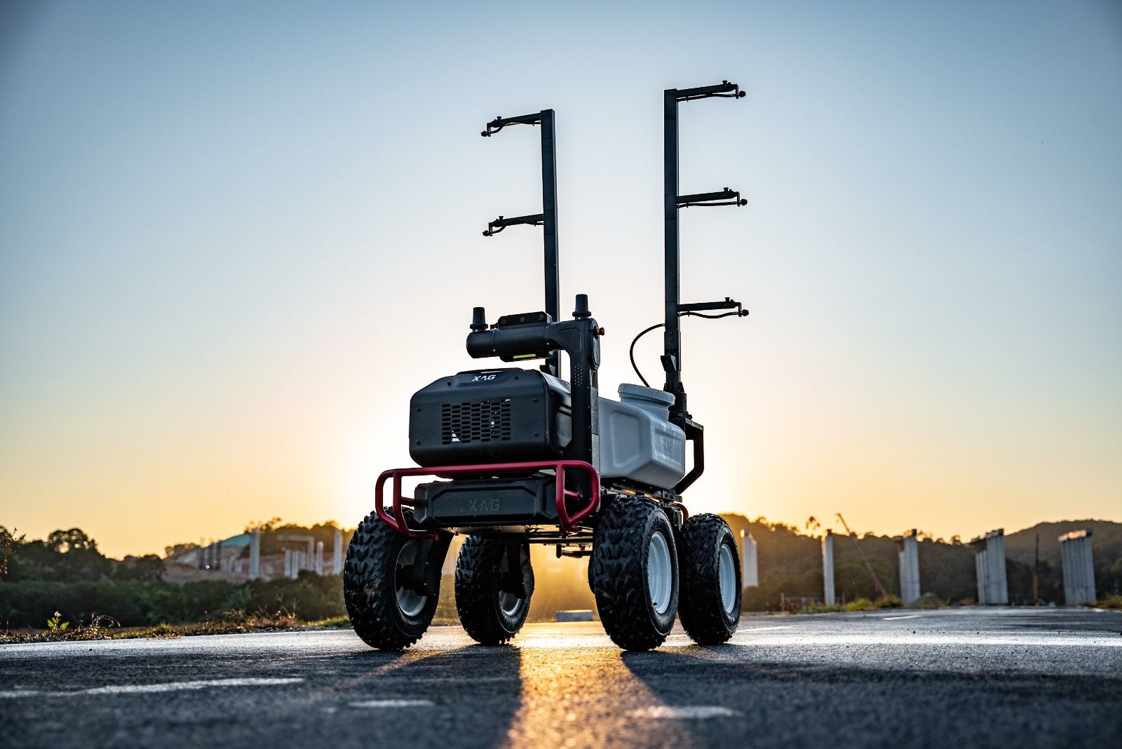 The R150 2022 installed with HydraulicSpray system