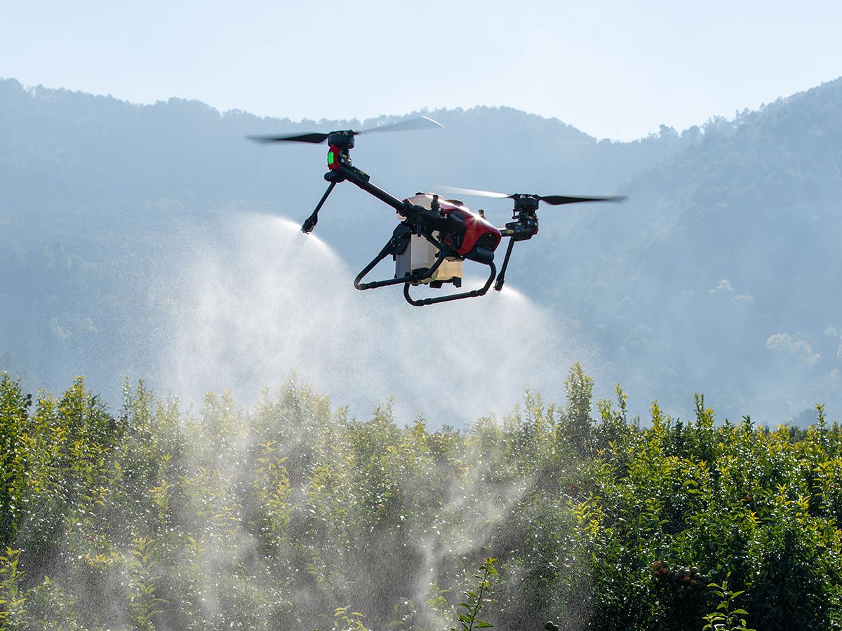V40 conducting precision spraying