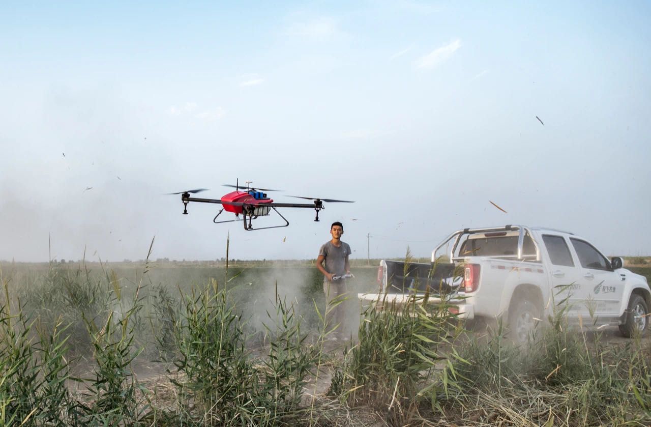 XAG drone pilot provided crop spraying service in 2016